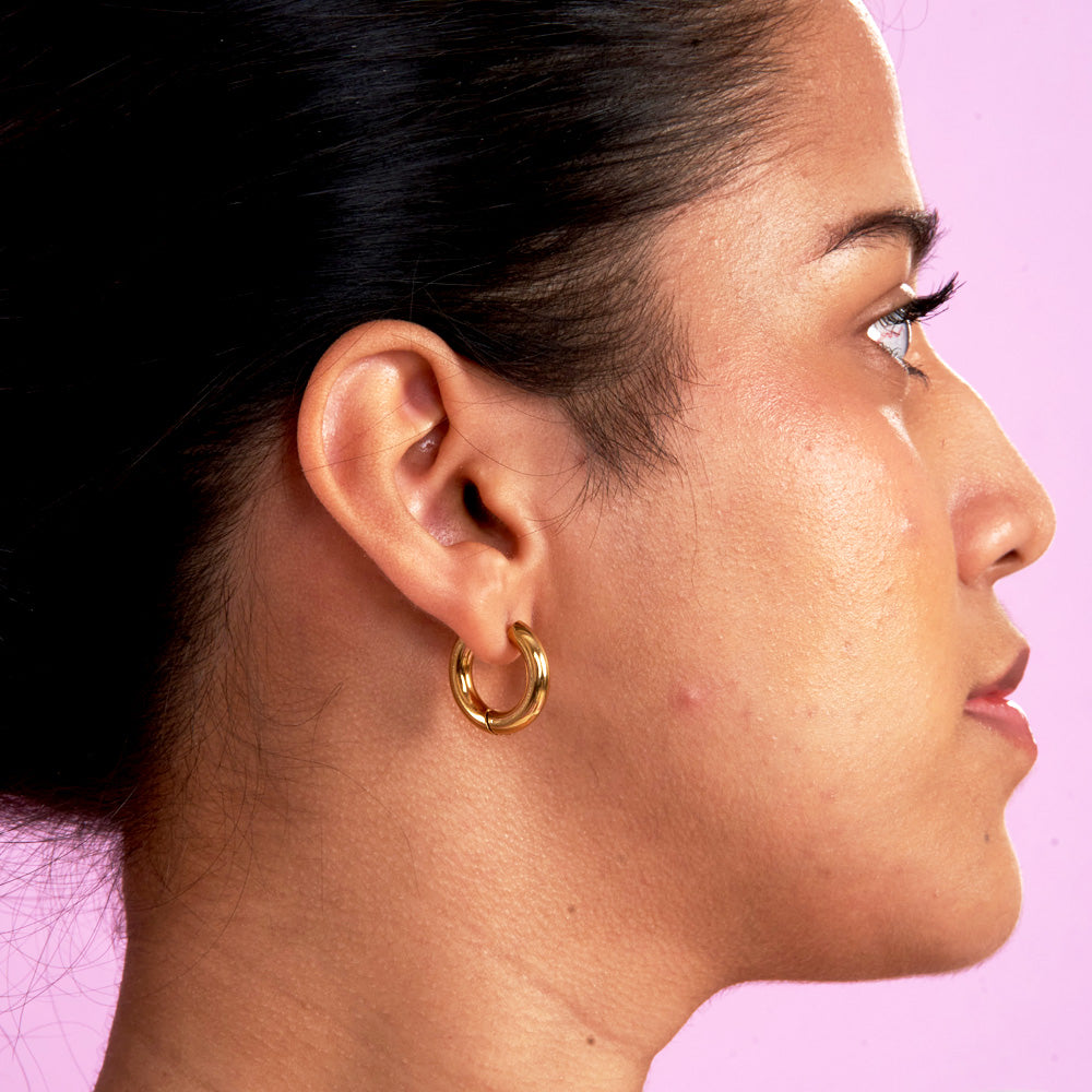 THE DAILY HOOPS - GOLD PLATED