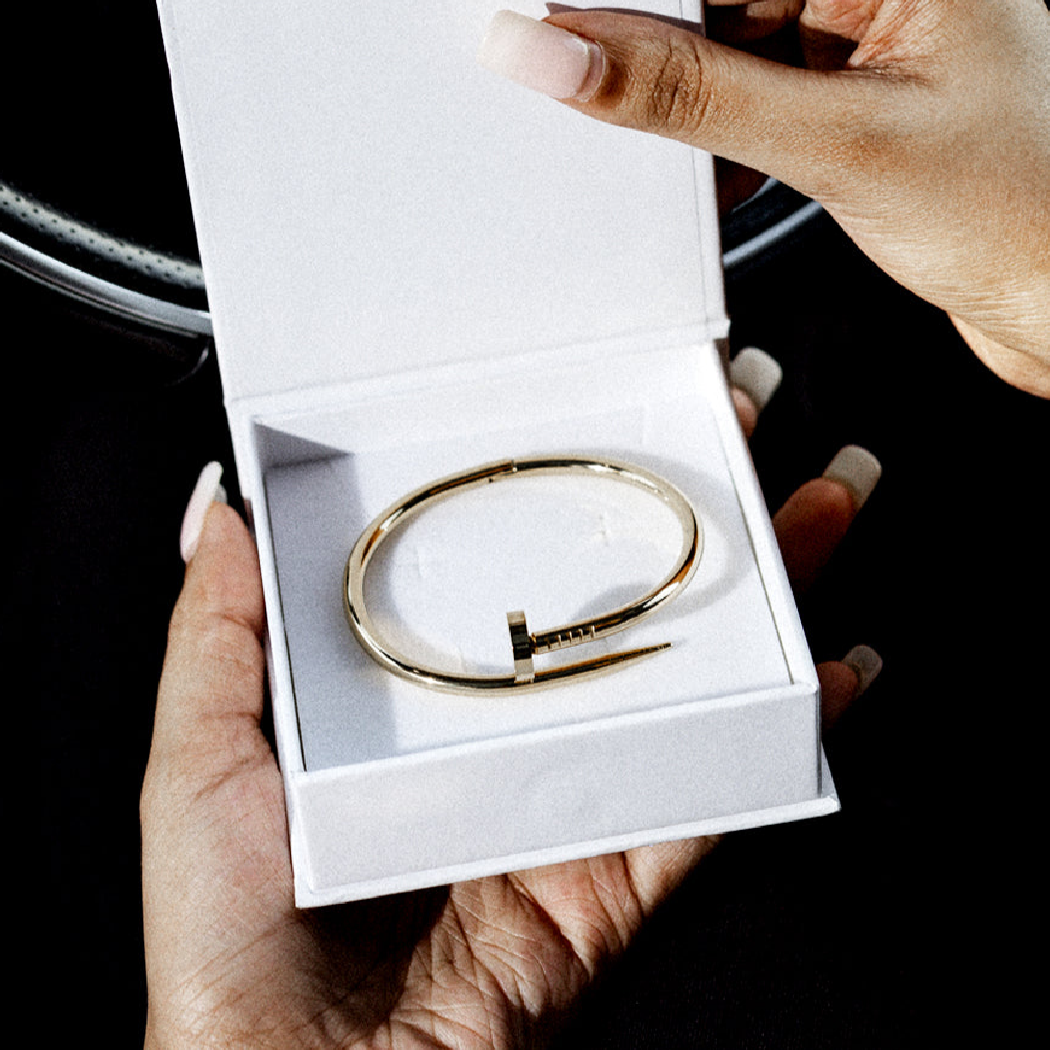 THE NAIL IT CUFF