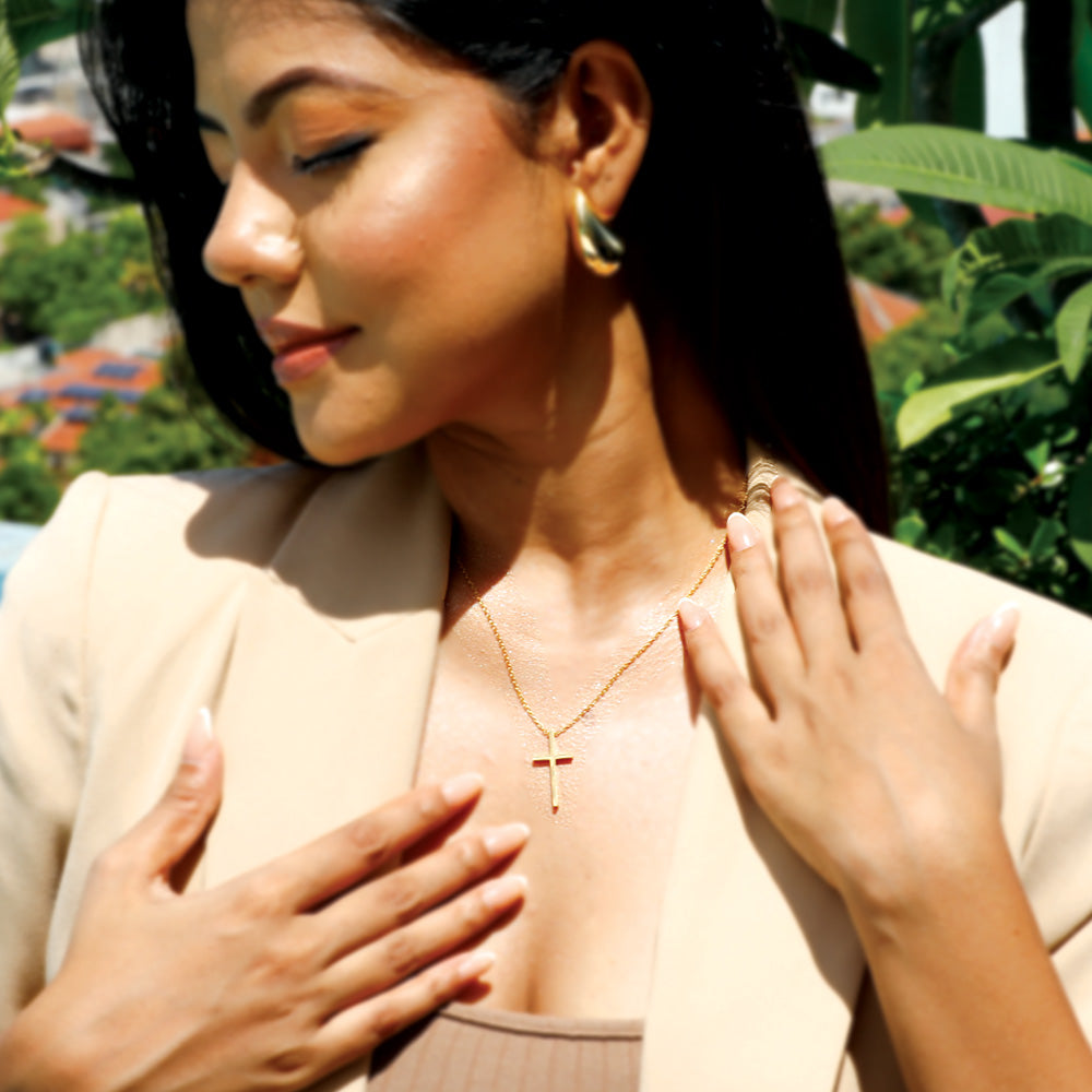 THE CROSS NECKLACE - GOLD PLATED